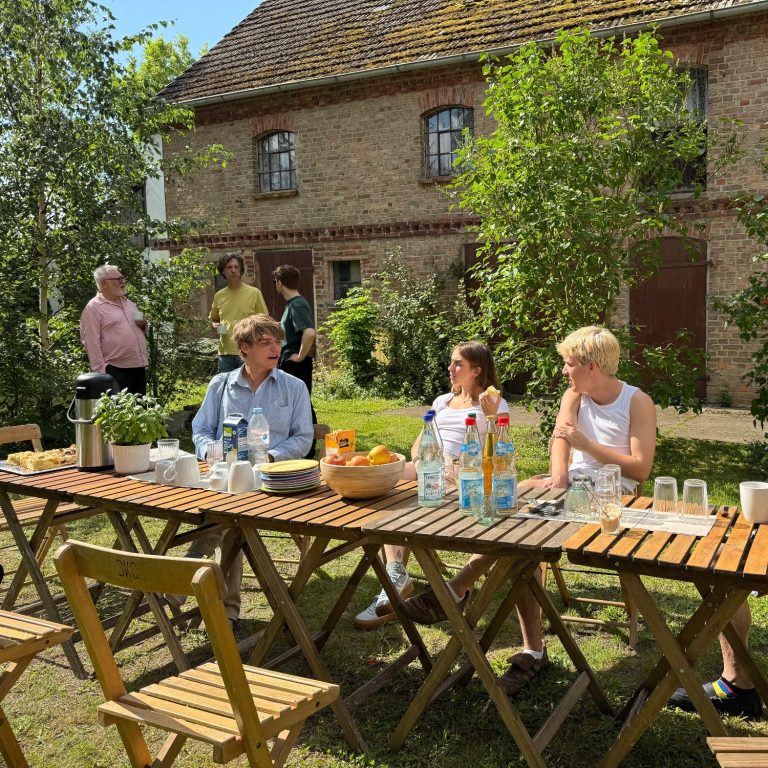 Filmdreh in Nossendorf Filmdreh im Garten vom Nosse Kulturtreff in Nossendorf.
